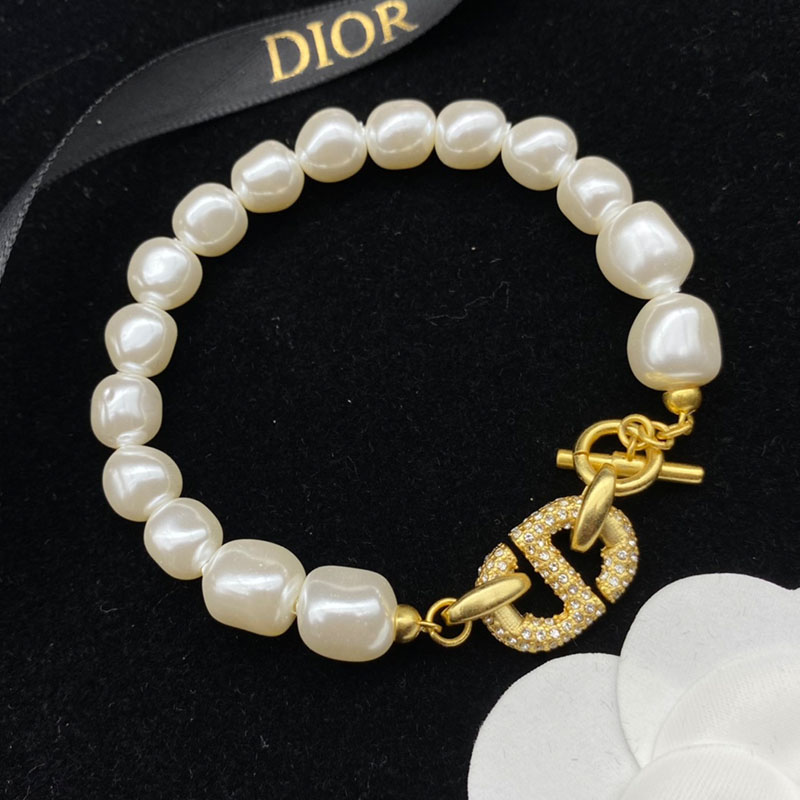 Dior 30 Montaigne Bracelet Metal/ White Resin Pearls And White Crystals Gold