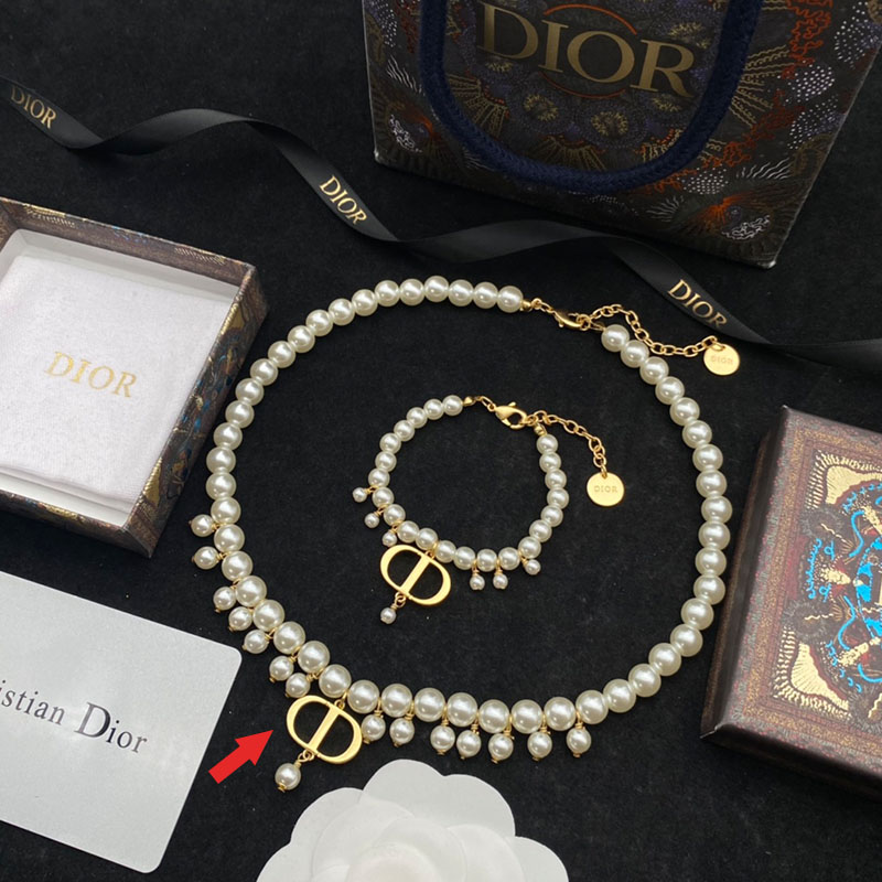 Dior 30 Montaigne Choker Gold-Finish Metal and White Resin Pearls Gold