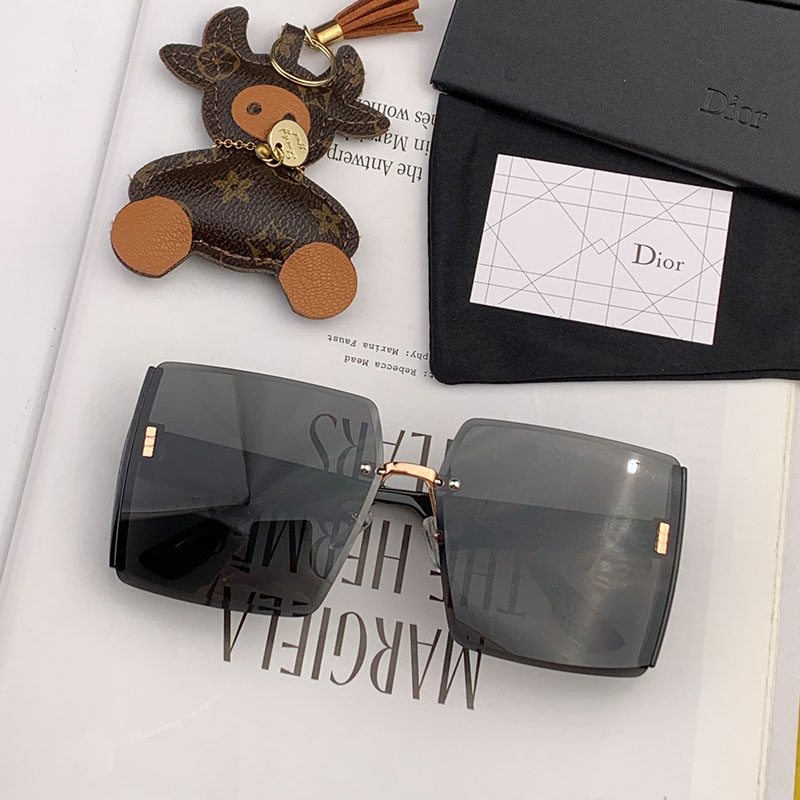 Dior CD1000 Square Sunglasses In Black