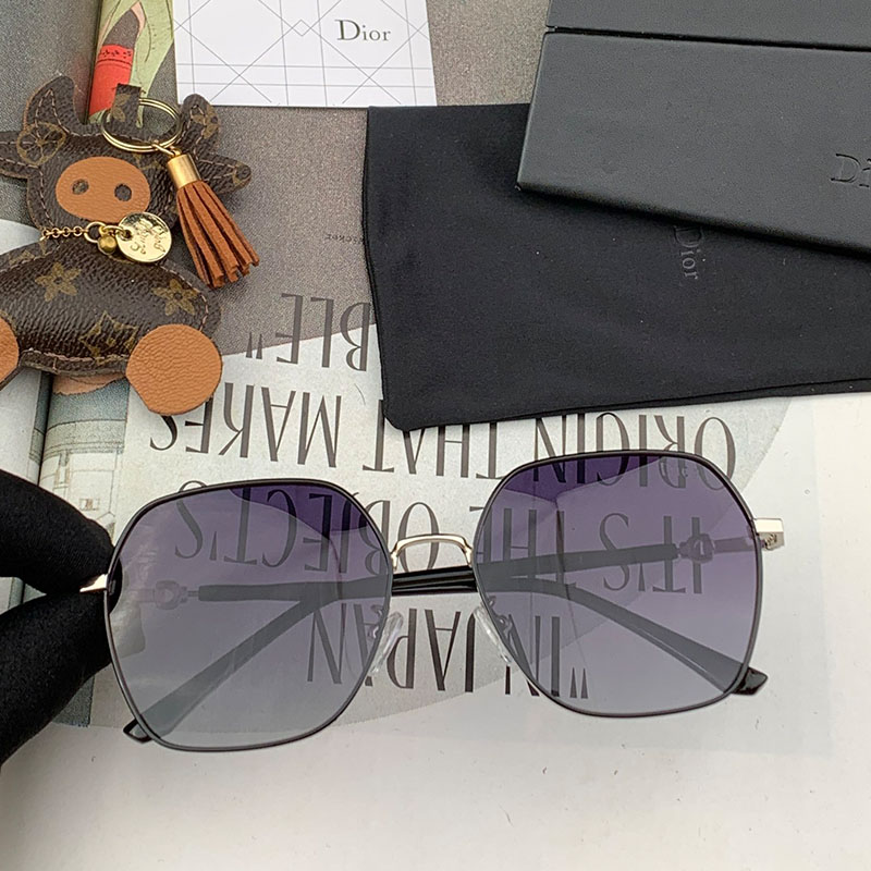 Dior CD2802 Square Sunglasses In Purple
