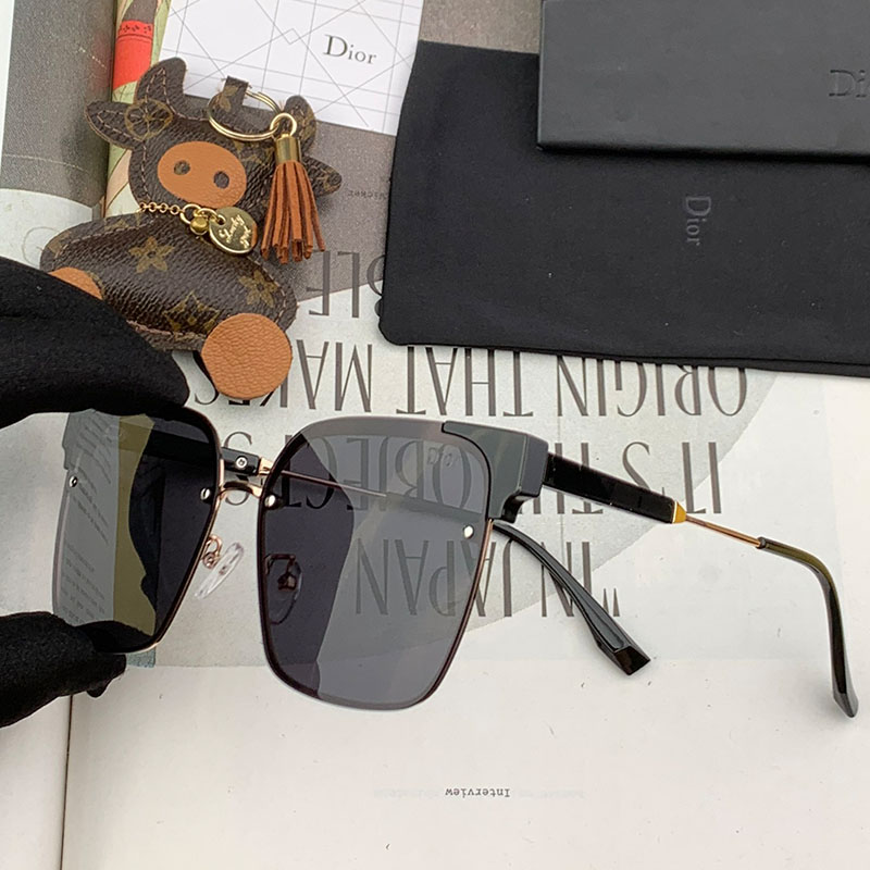 Dior CD5773 Shaded Square Sunglasses In Black