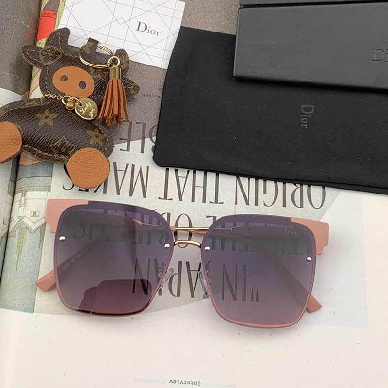 Dior CD5773 Shaded Square Sunglasses In Pink
