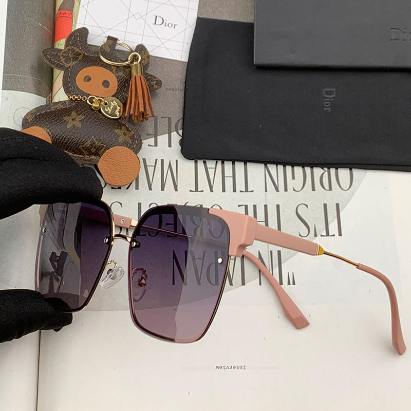 Dior CD5773 Shaded Square Sunglasses In Pink