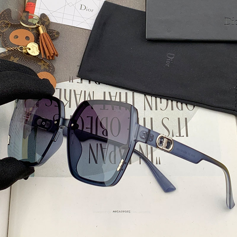 Dior D2122 Square Sunglasses In Blue