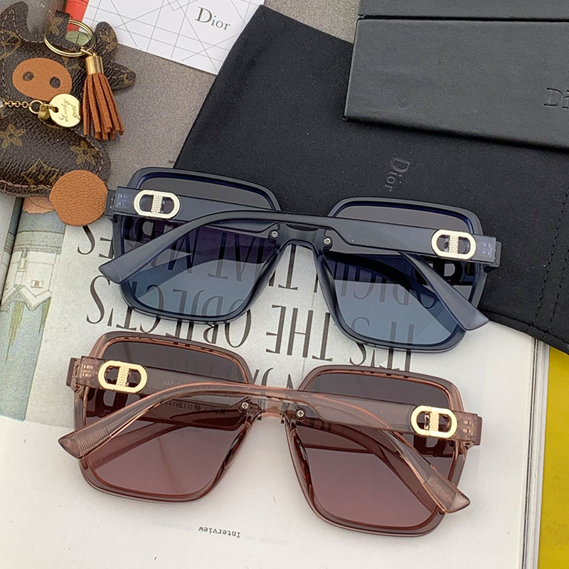 Dior D2122 Square Sunglasses In Brown