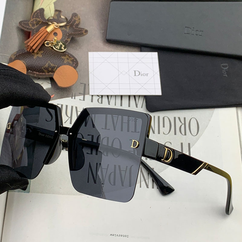 Dior D4622 Square Sunglasses In Black