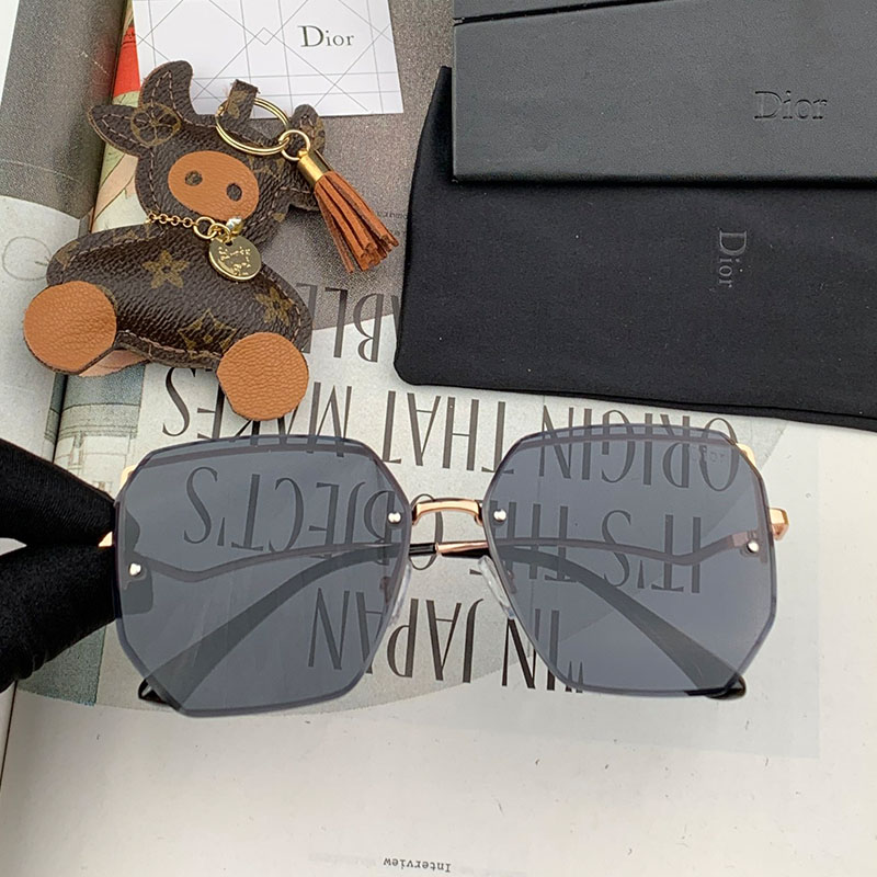 Dior D7088 Square Sunglasses In Black