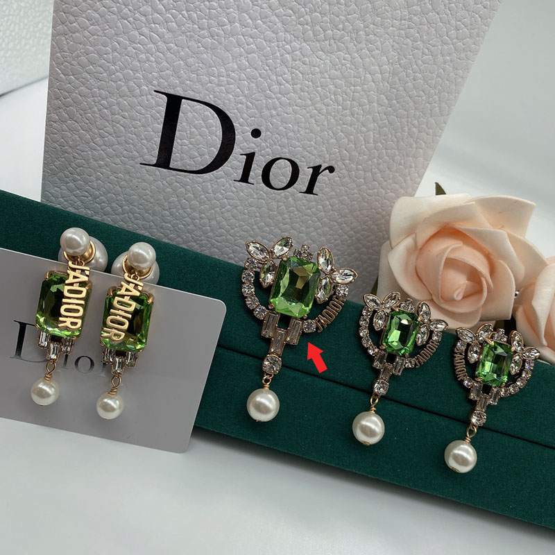 J'Adior Brooch/ Silver and Green Crystals with White Resin Pearls Gold