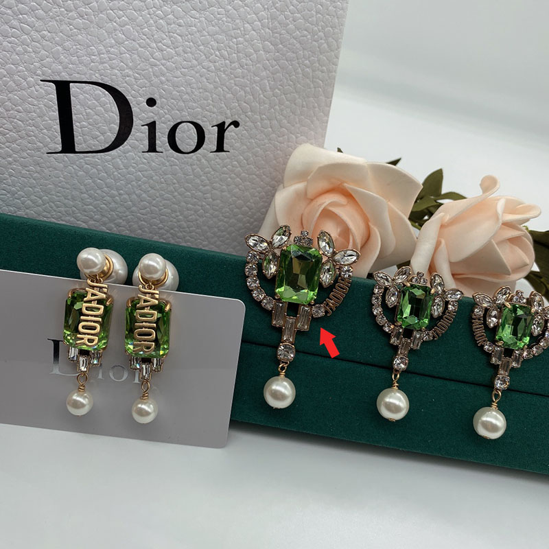 J'Adior Brooch/ Silver and Green Crystals with White Resin Pearls Gold